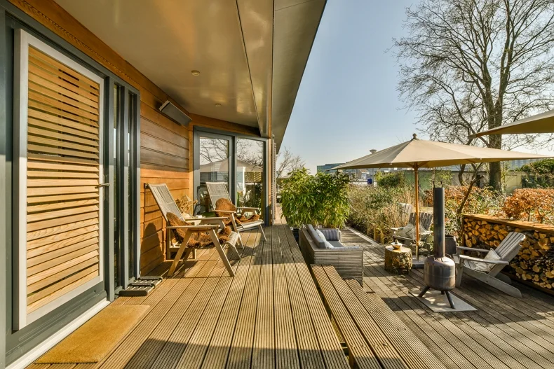 Exemple d'une terrasse en bois